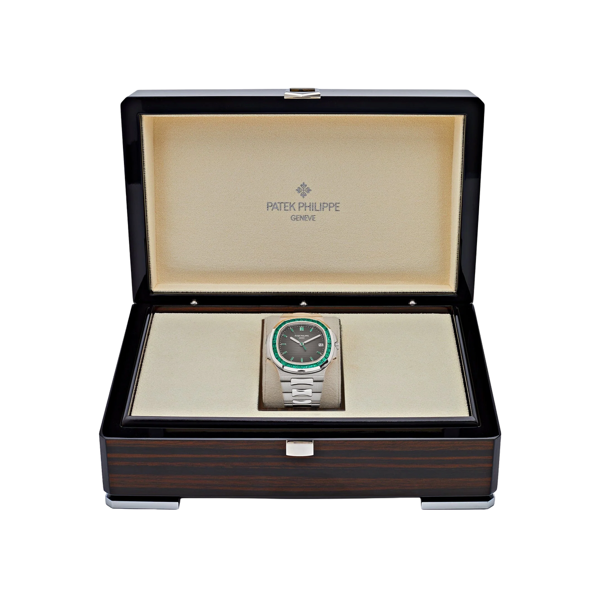 Nautilus 40mm 5711/113P-001 Platinum Charcoal Gray Dial Emerald Bezel