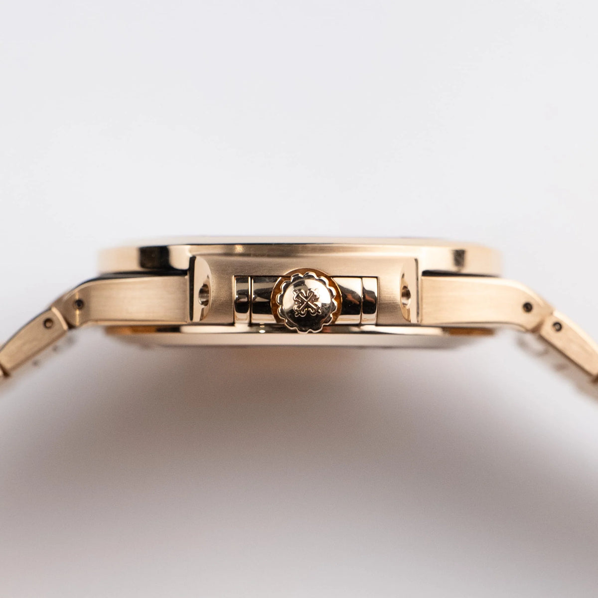 Nautilus Ladies 35mm 7118/1200R-010 Rose Gold Golden Dial Diamond Bezel